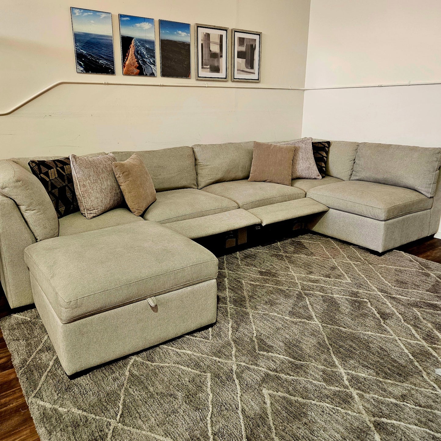 Thomasville Power Footrest Sectional Couch - FREE DELIVERY