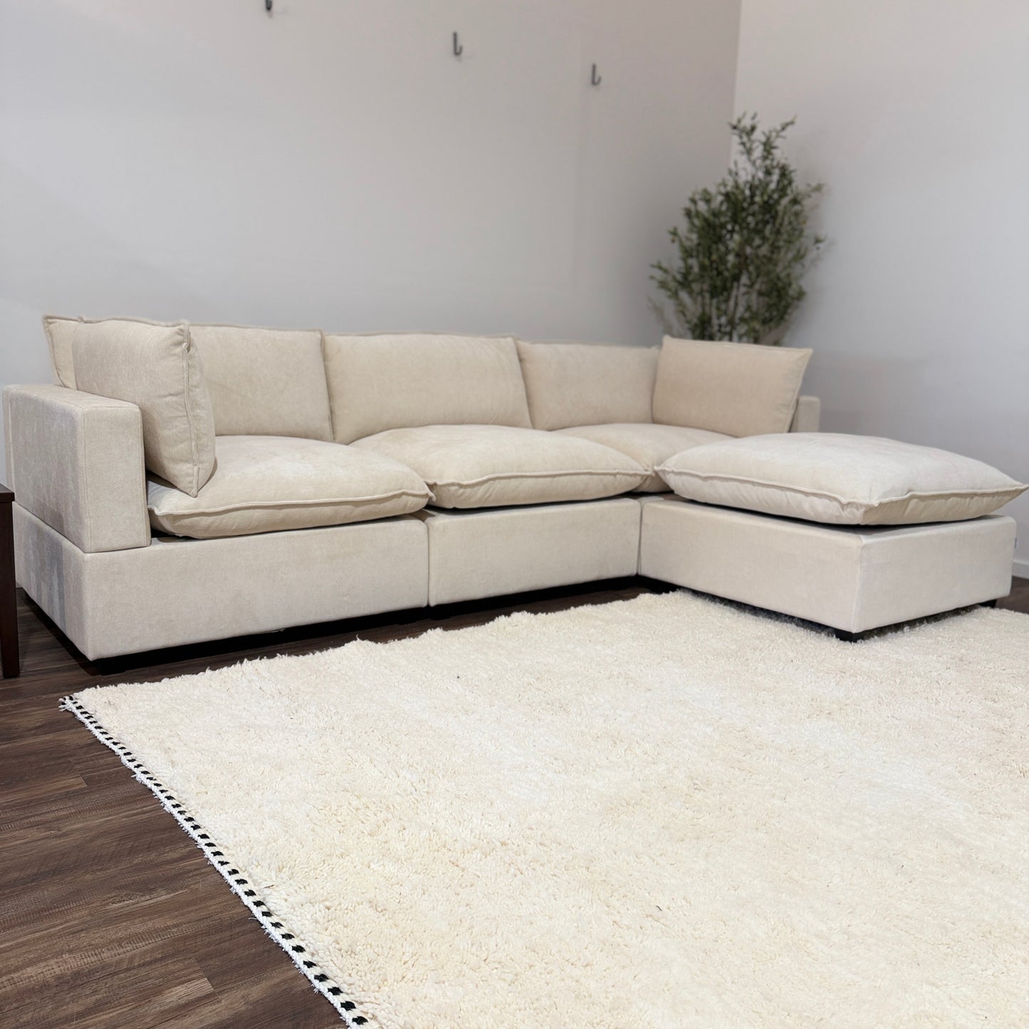 color:Cream Chenille