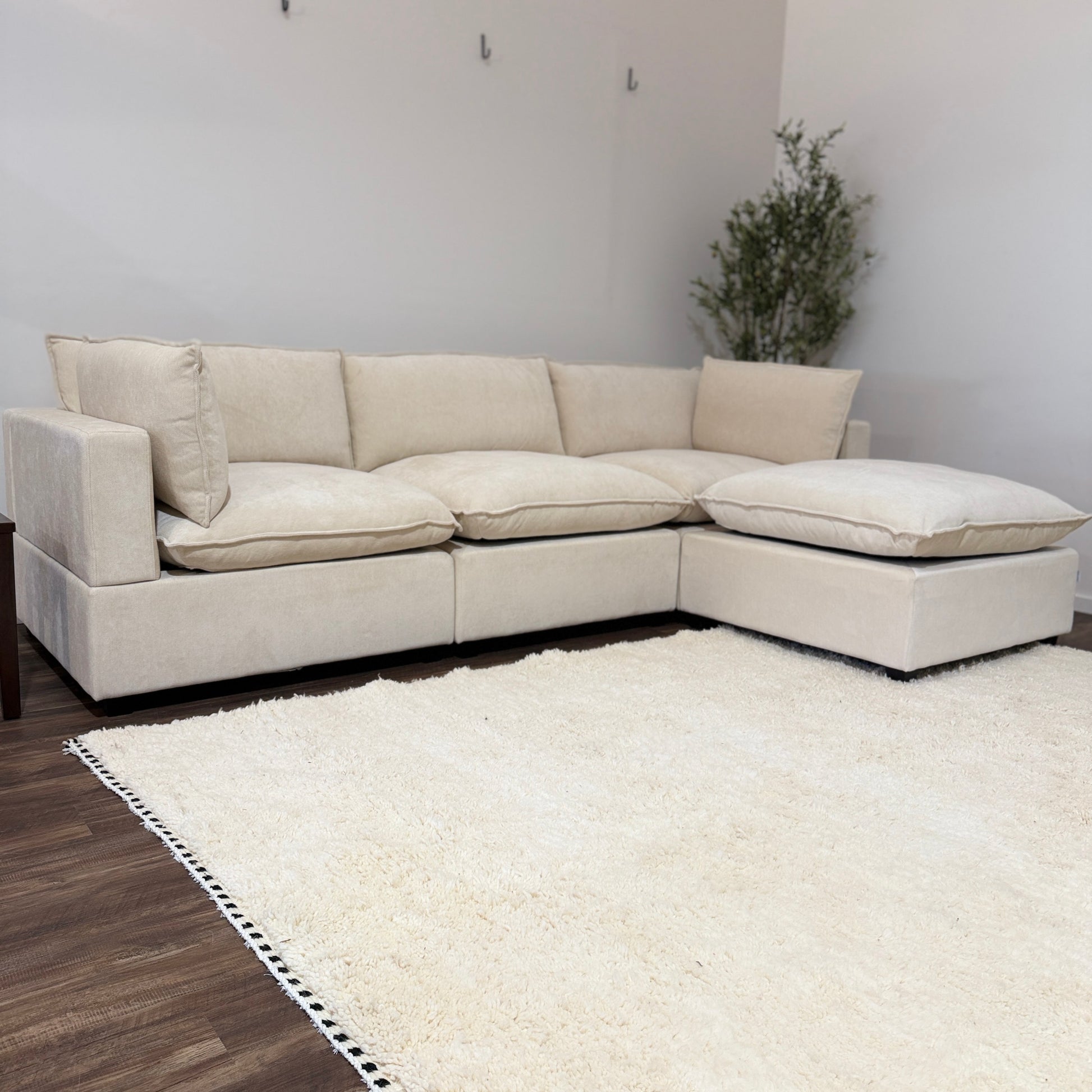 color:Cream Chenille