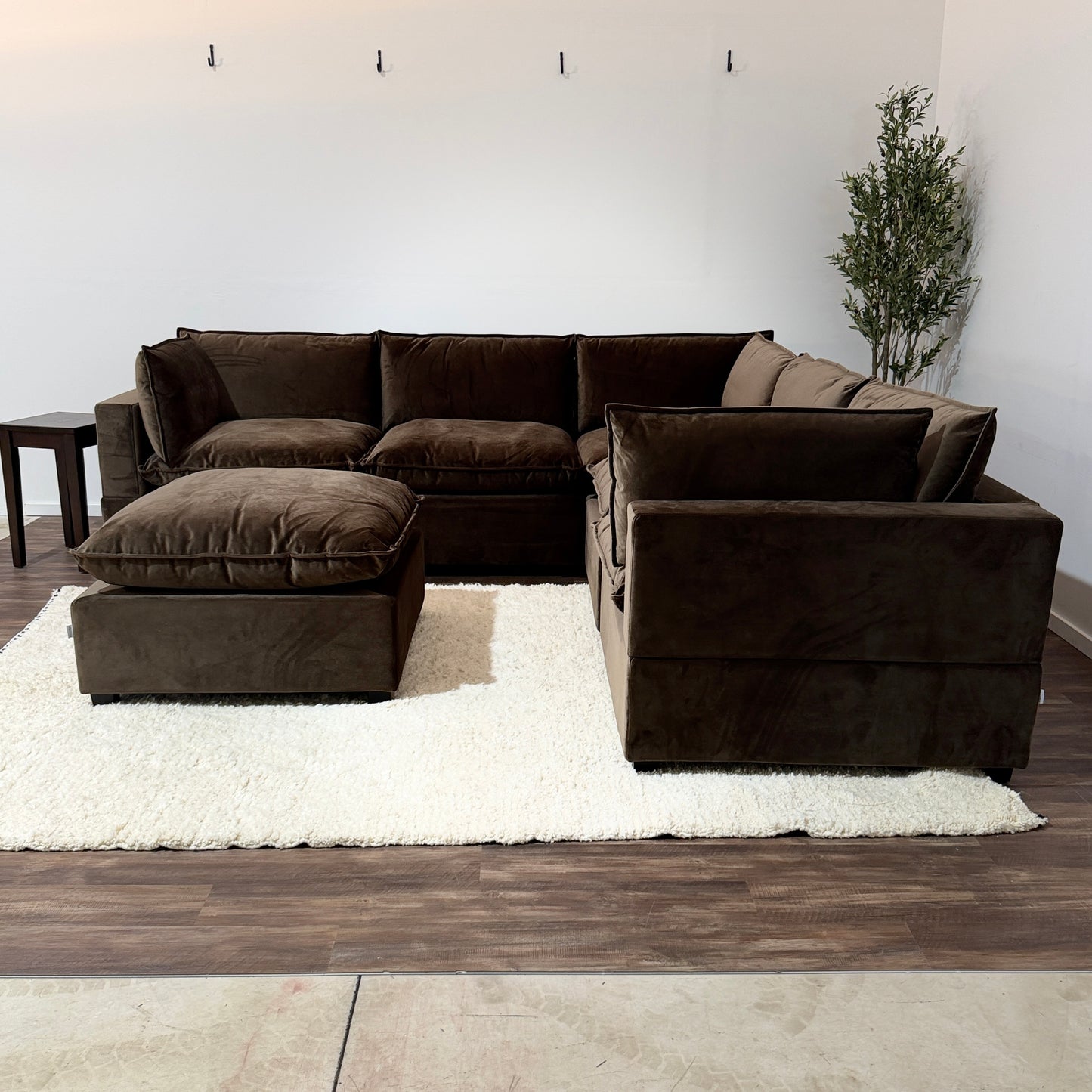 CHOCOLATE BROWN PERFORMANCE VELVET