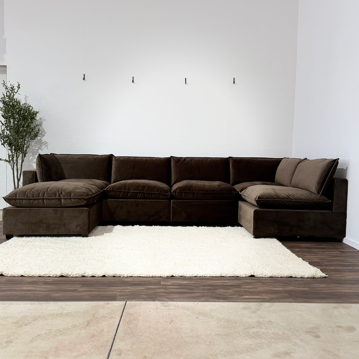 CHOCOLATE BROWN PERFORMANCE VELVET