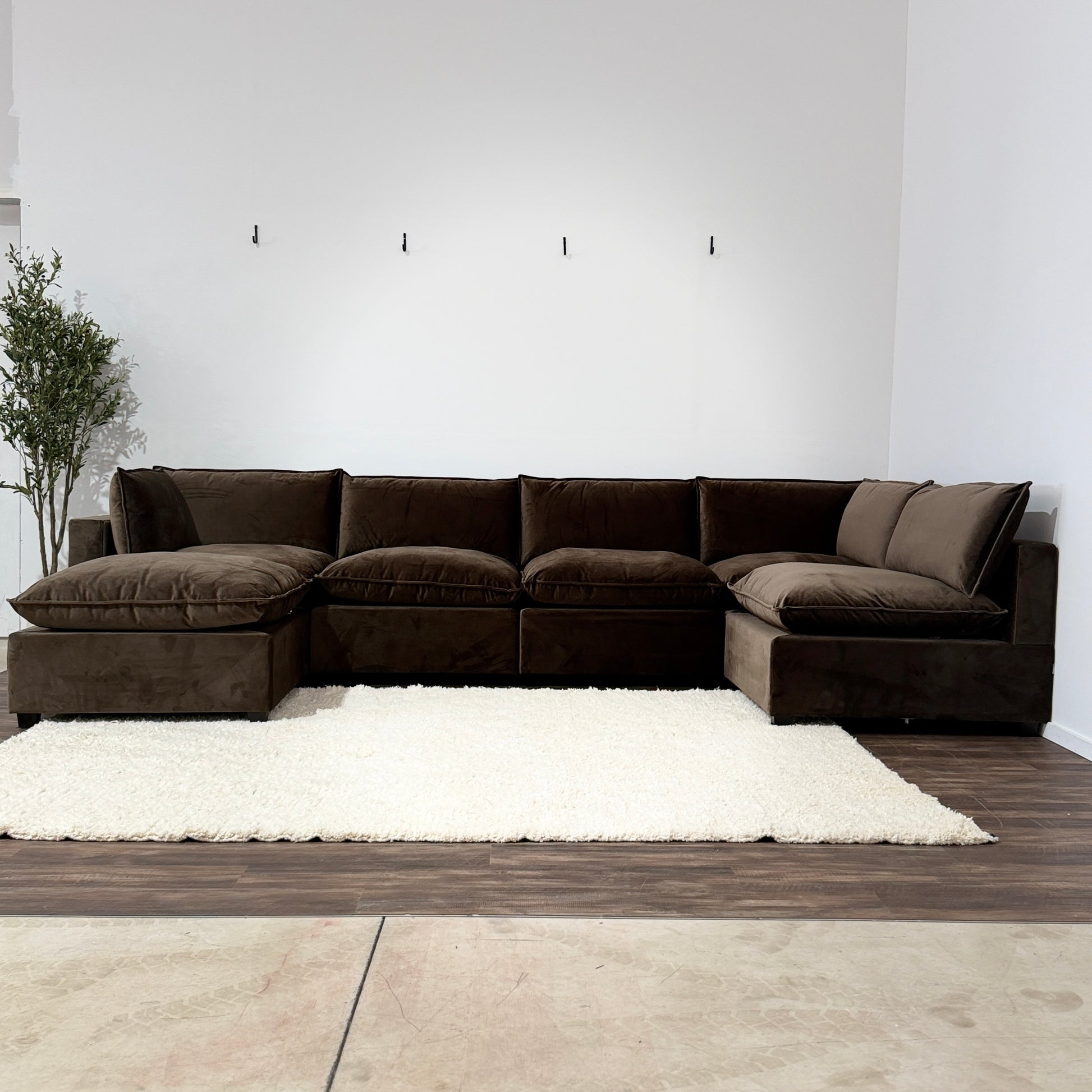 CHOCOLATE BROWN PERFORMANCE VELVET