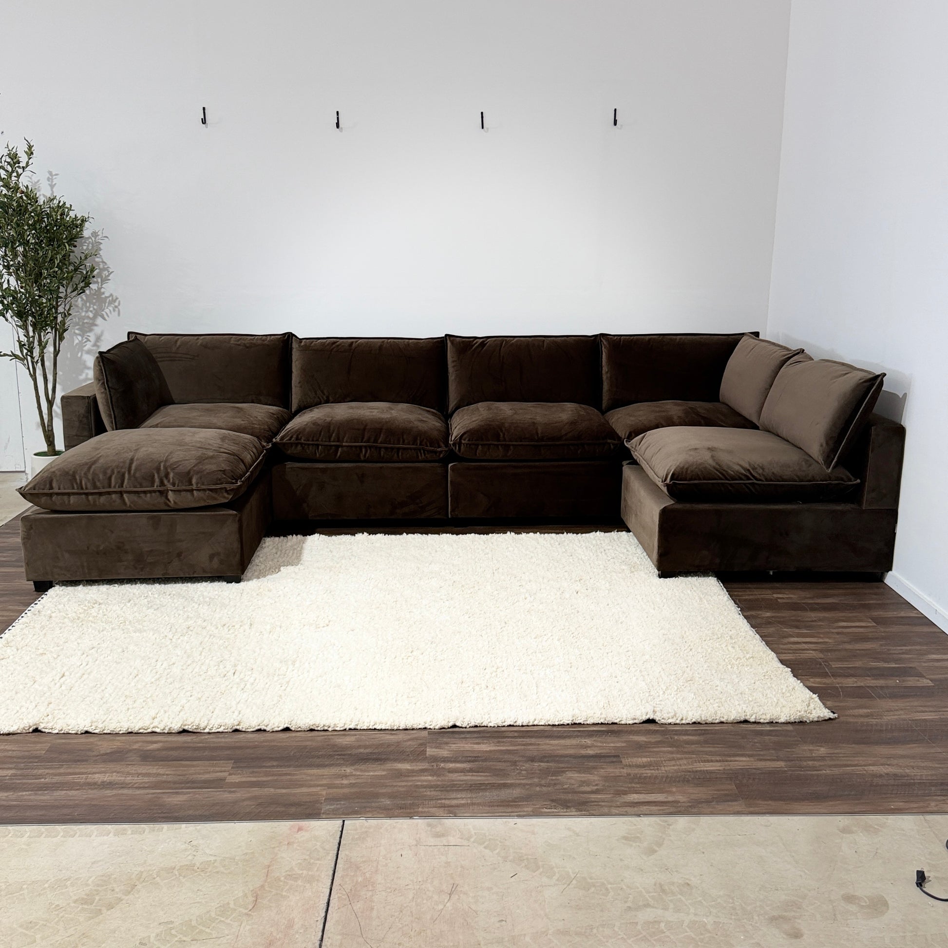 CHOCOLATE BROWN PERFORMANCE VELVET
