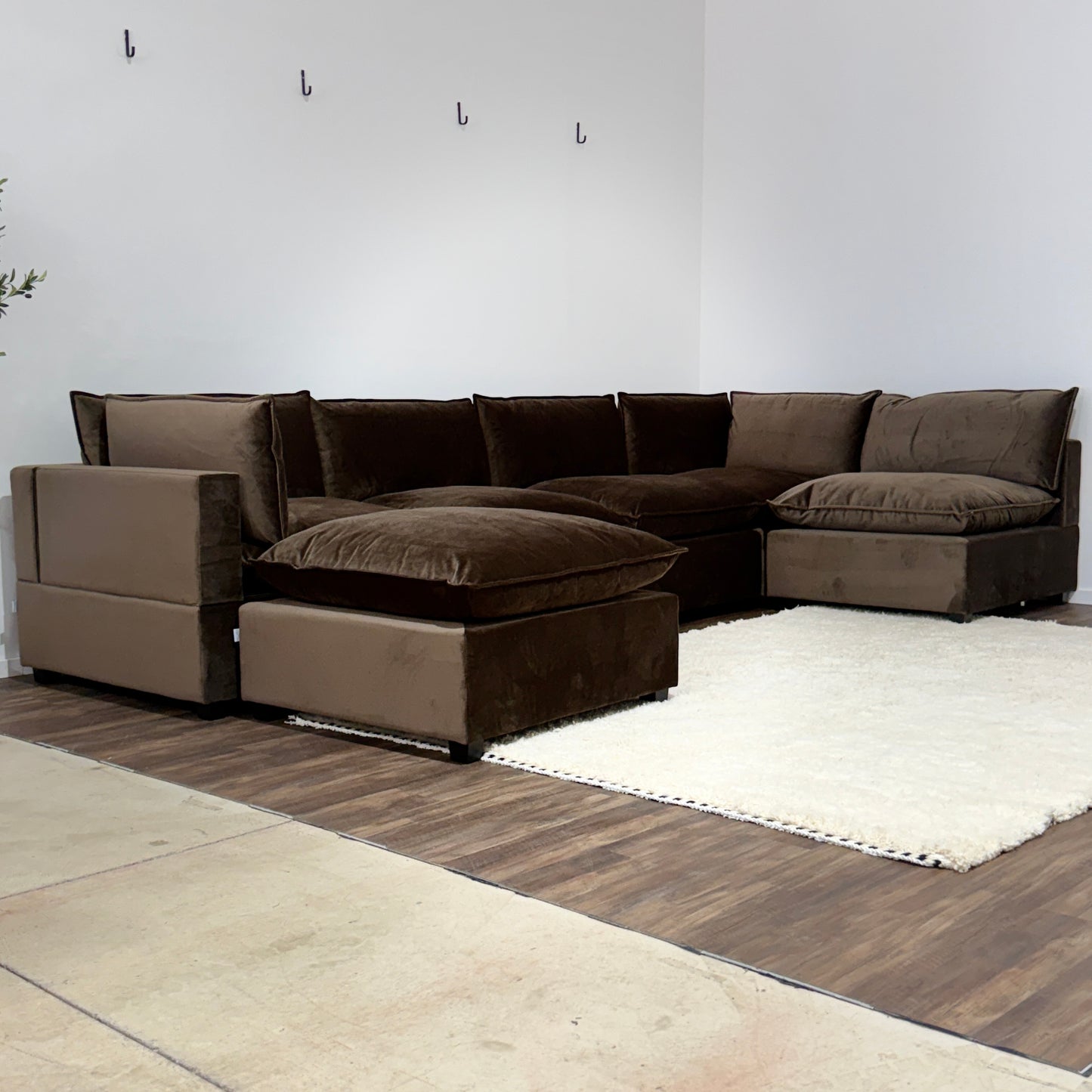 CHOCOLATE BROWN PERFORMANCE VELVET