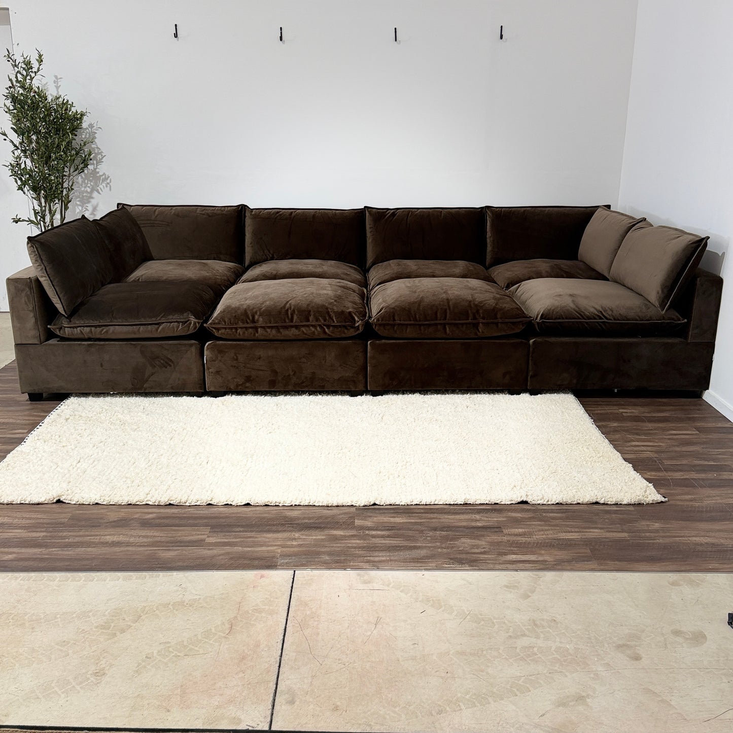 CHOCOLATE BROWN PERFORMANCE VELVET