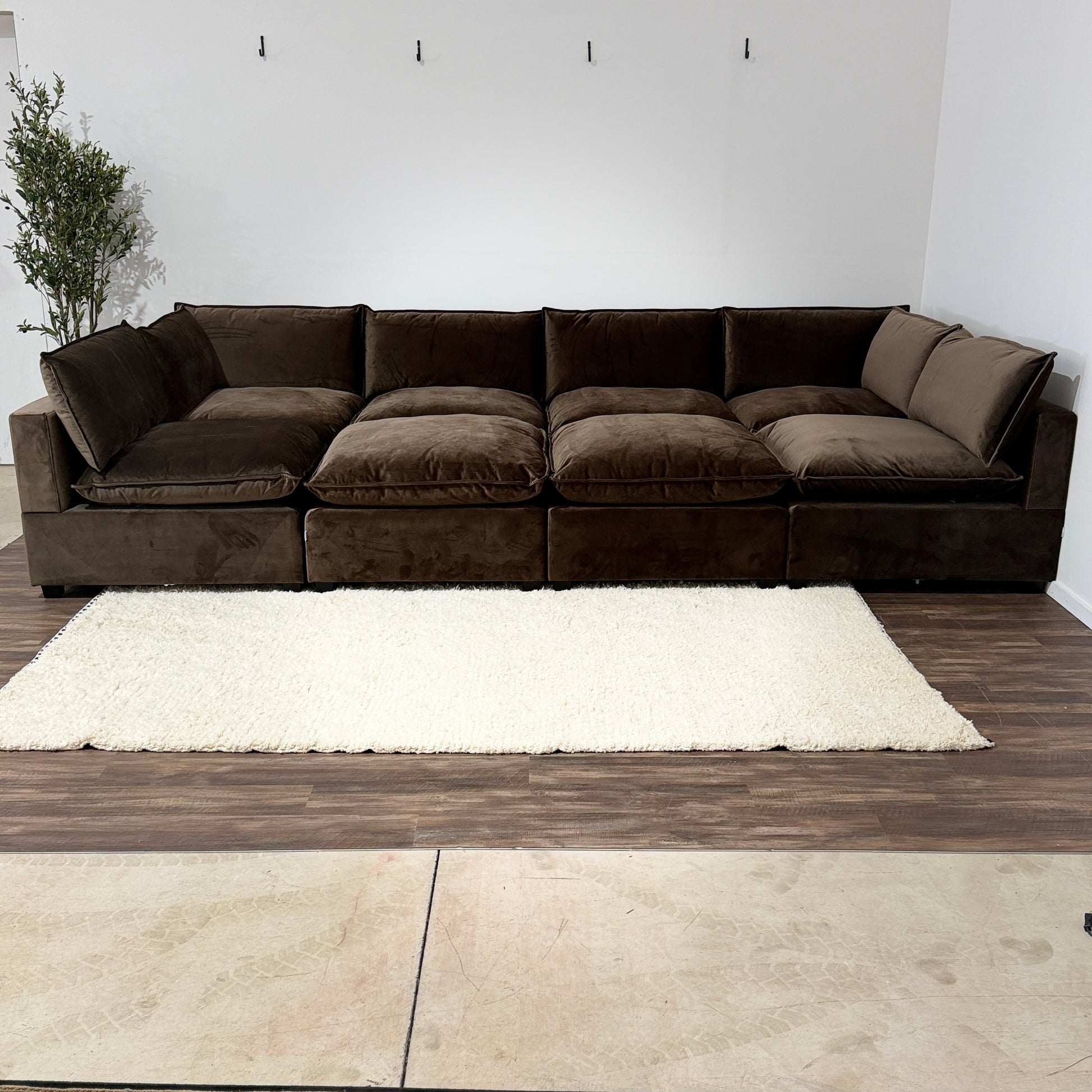CHOCOLATE BROWN PERFORMANCE VELVET