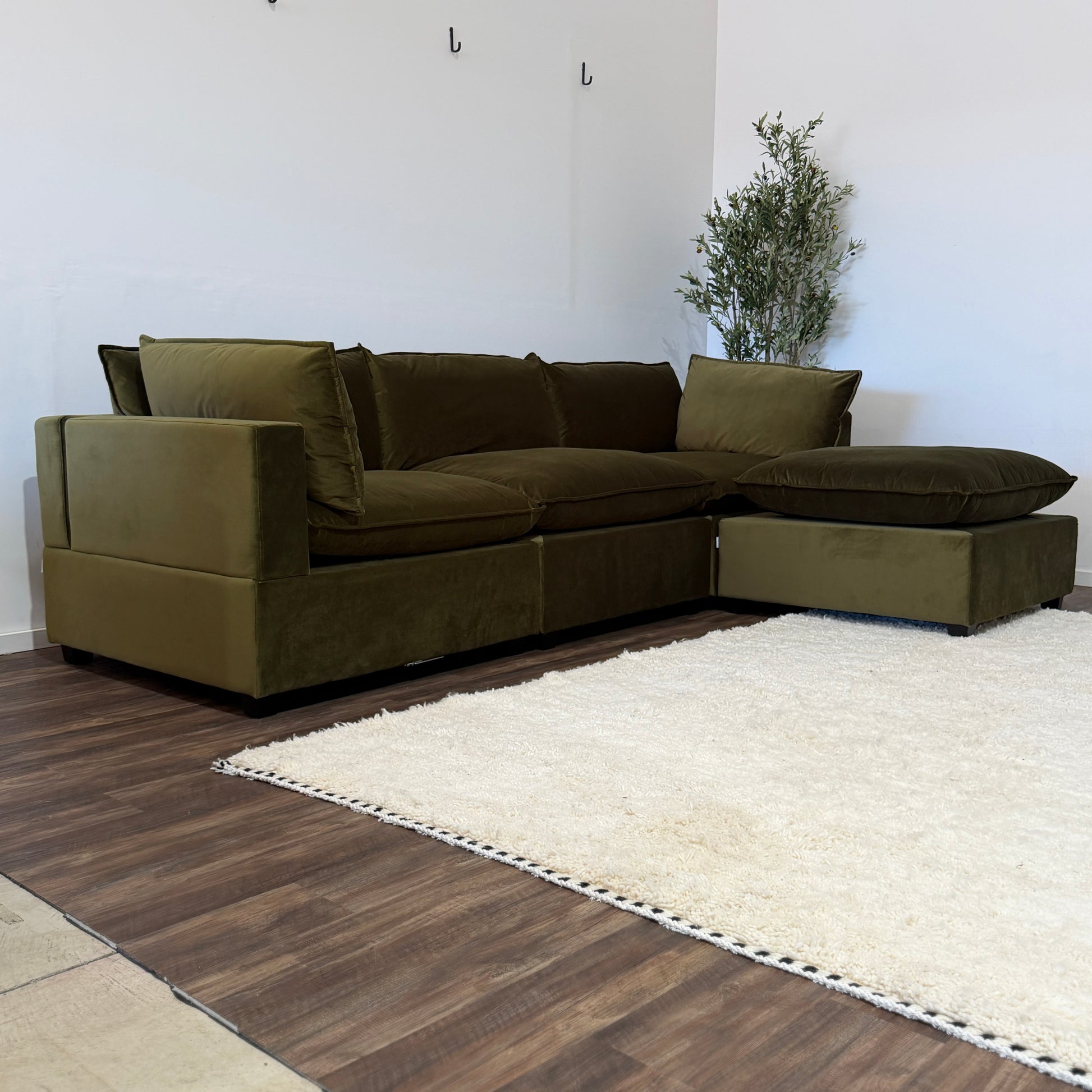 Color:SAGE GREEN PERFORMANCE VELVET