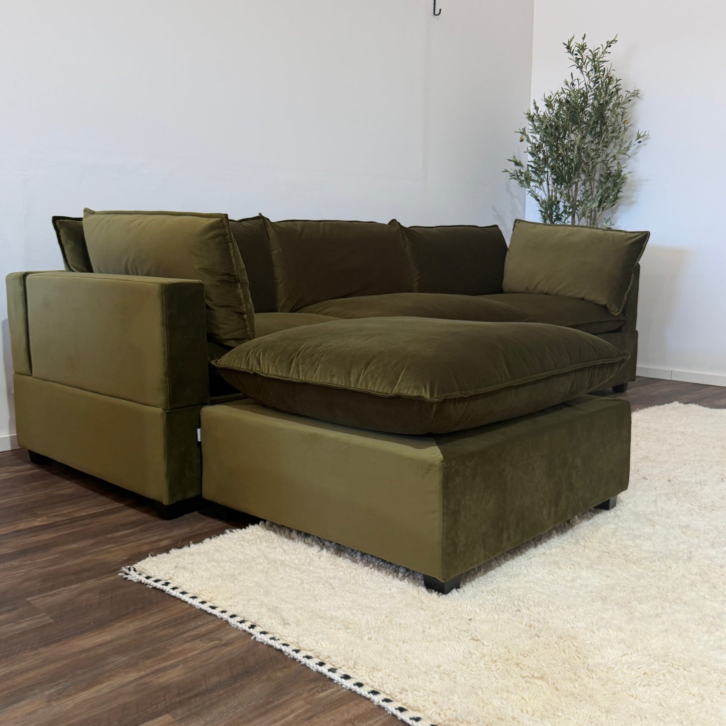 Color:SAGE GREEN PERFORMANCE VELVET