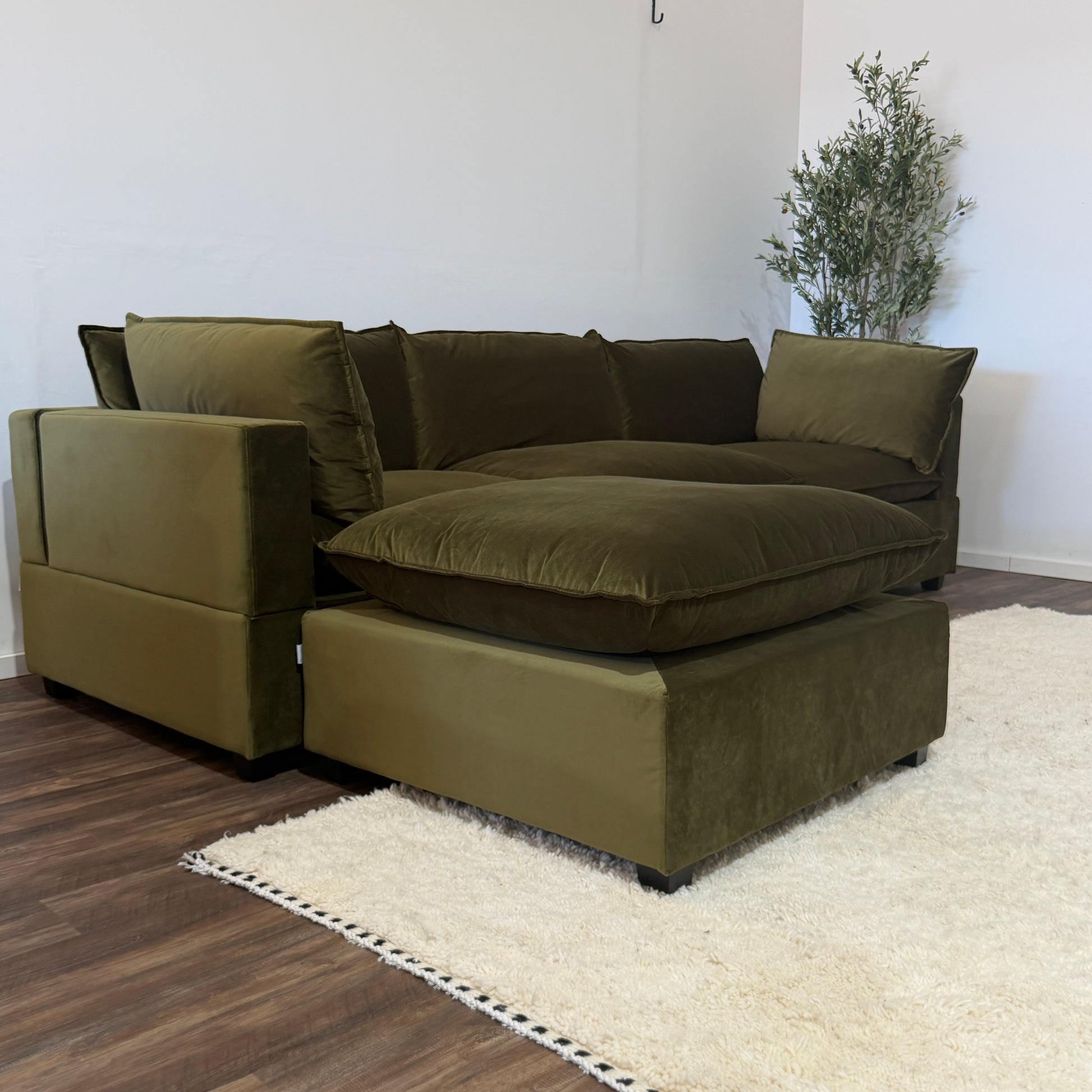 Color:SAGE GREEN PERFORMANCE VELVET