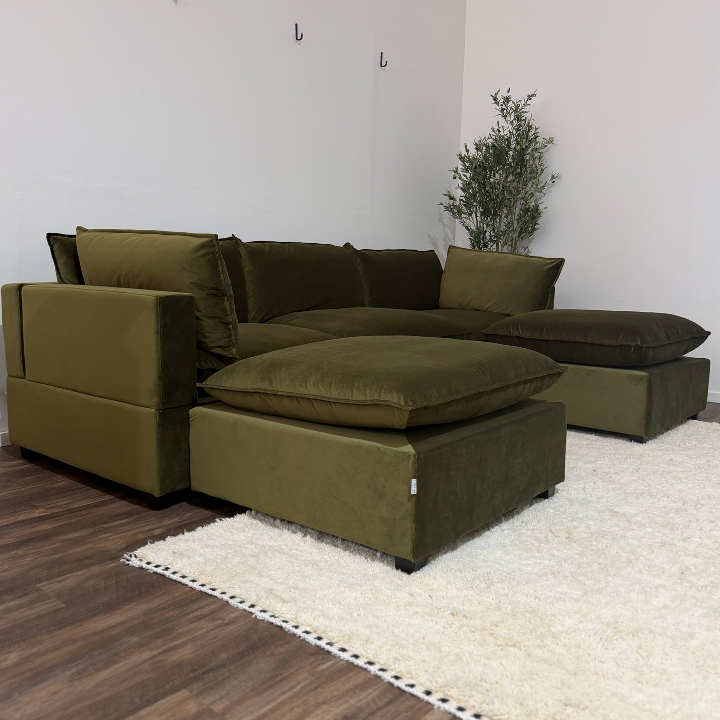 Color:SAGE GREEN PERFORMANCE VELVET