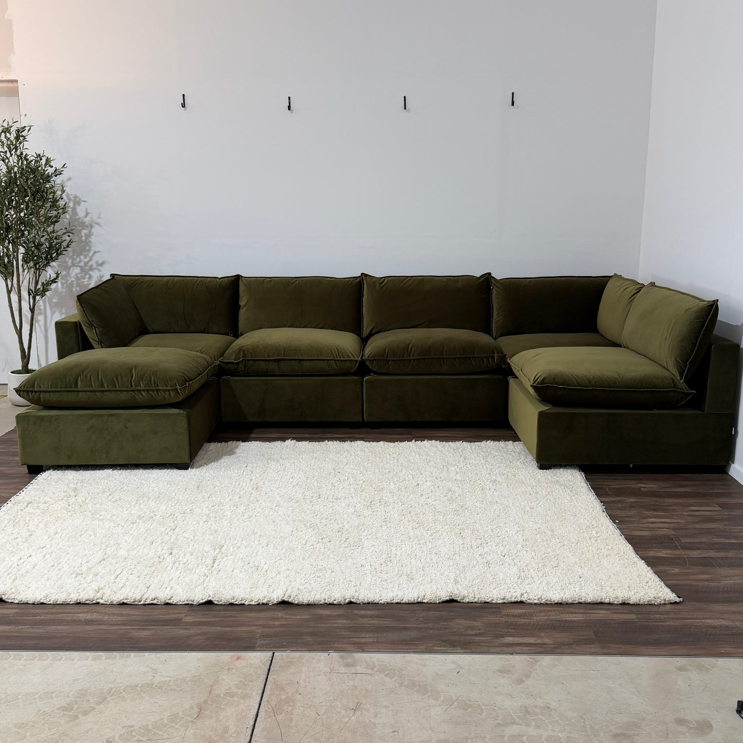 Color:SAGE GREEN PERFORMANCE VELVET