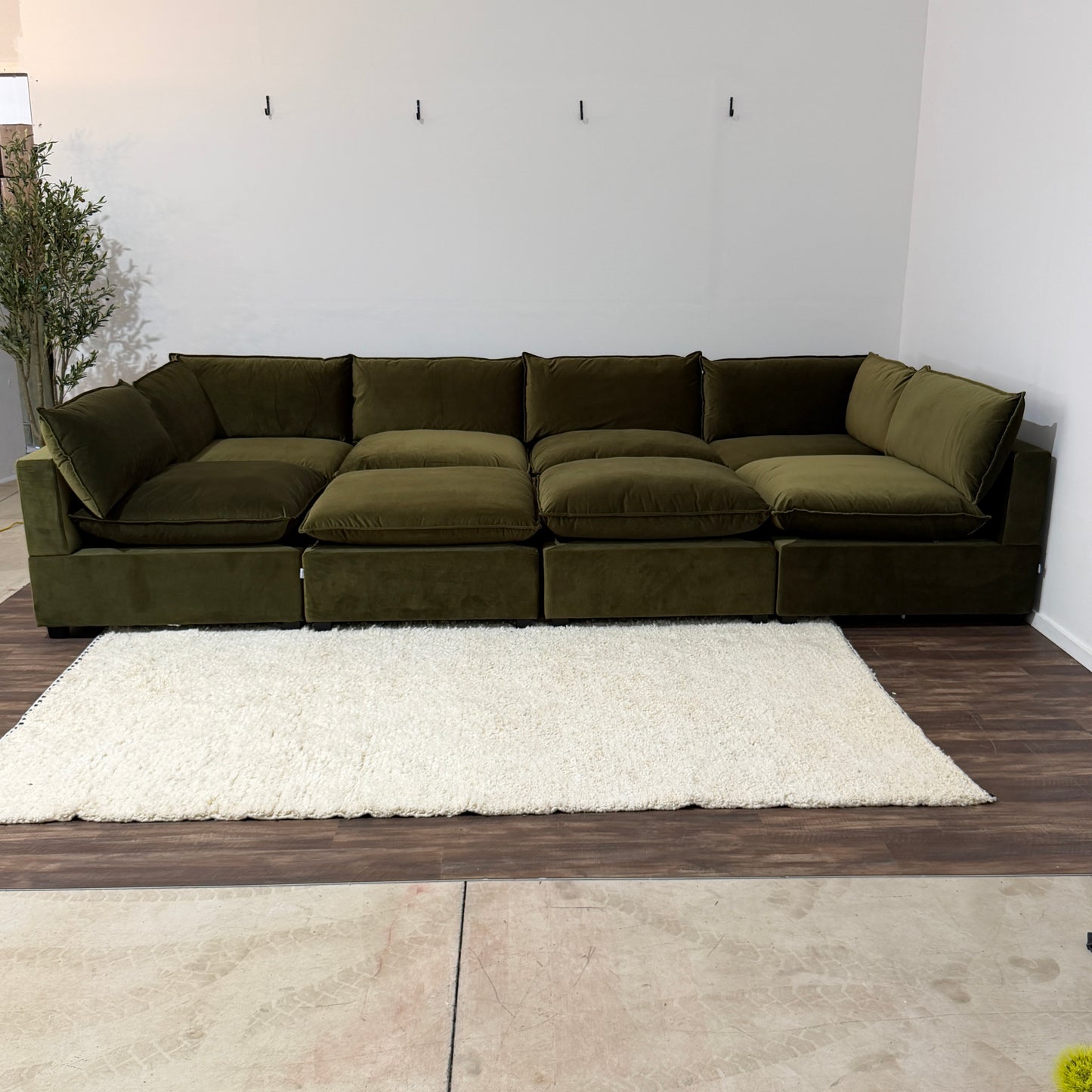 Color:SAGE GREEN PERFORMANCE VELVET