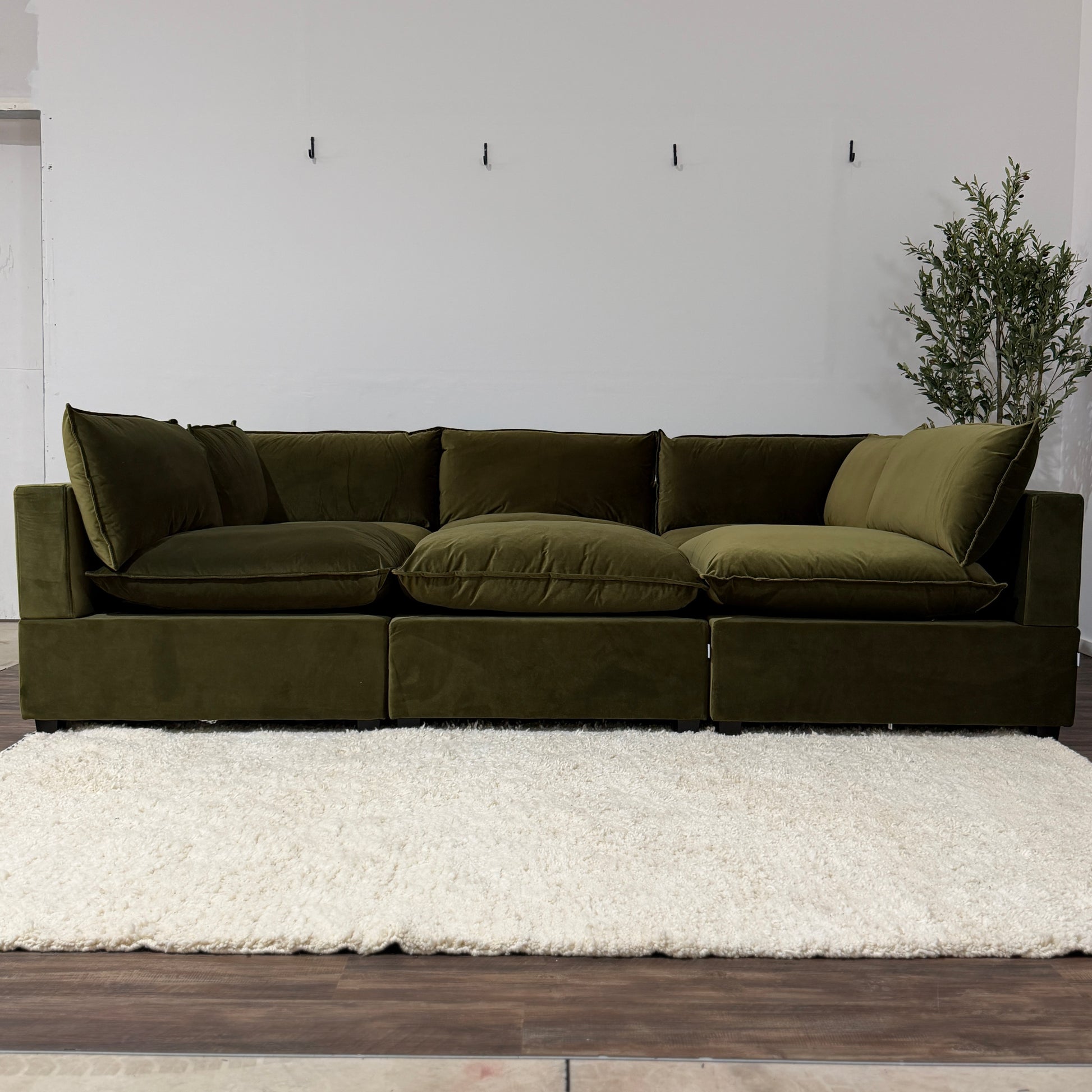 Color:SAGE GREEN PERFORMANCE VELVET