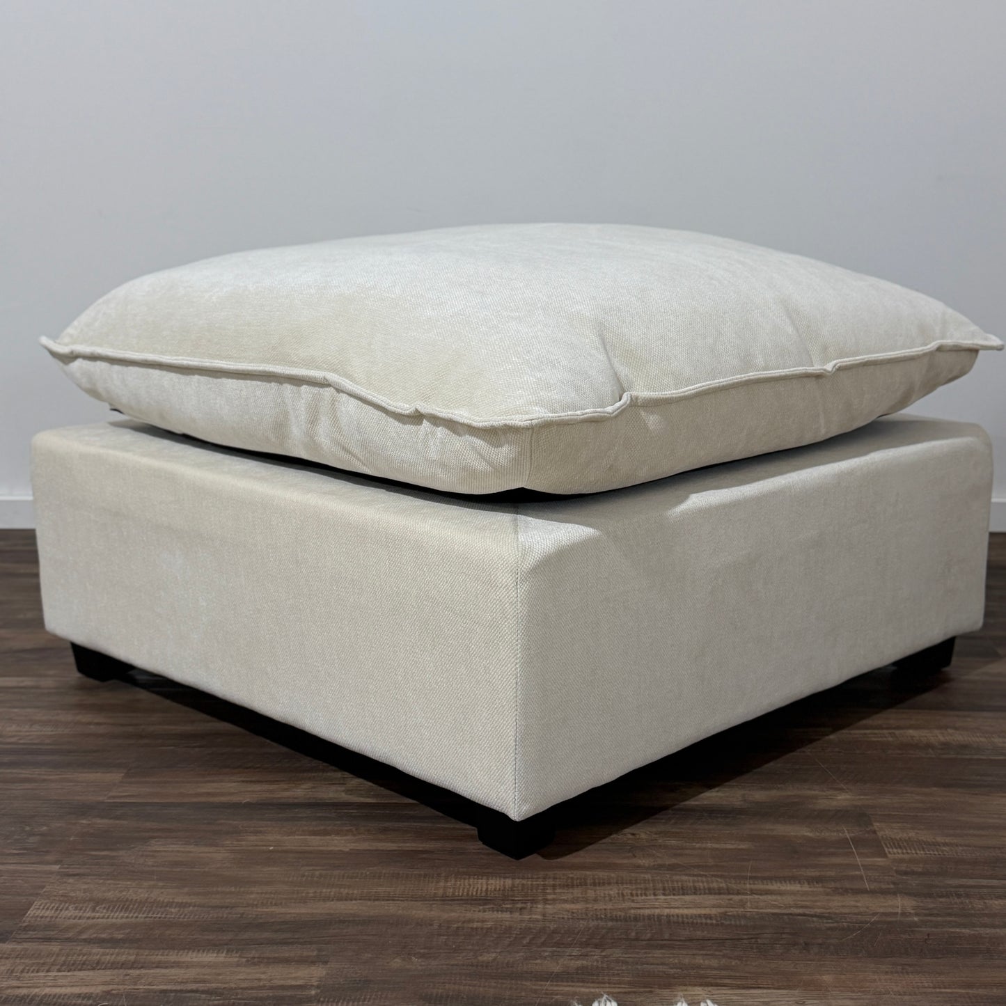 color:Cream Chenille