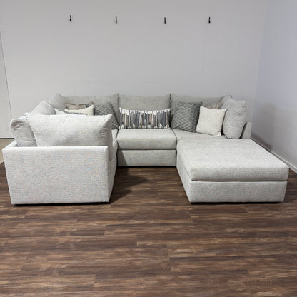 Mckenzie Bumper Modular + Ottoman