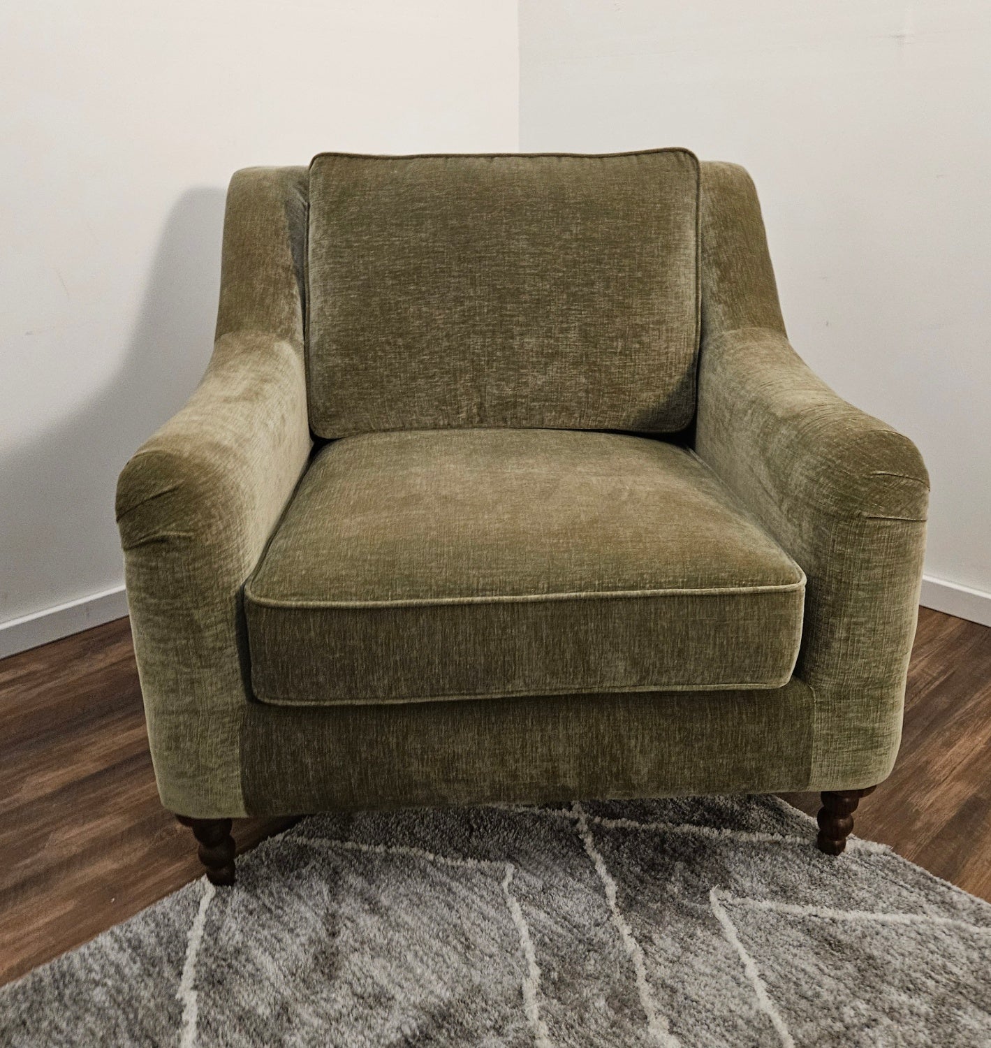 Interior Define Velvet Accent Chair Brand New - Free Delivery