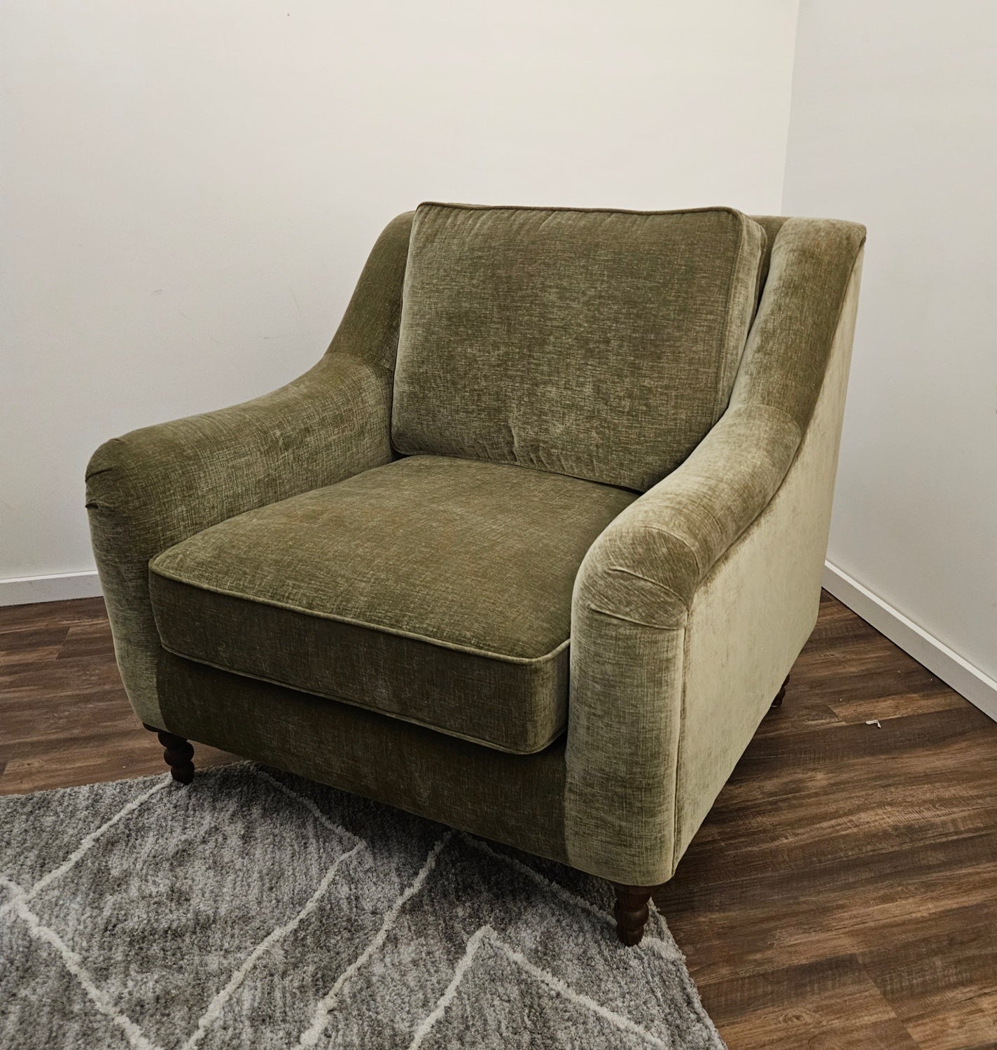 Interior Define Velvet Accent Chair Brand New - Free Delivery