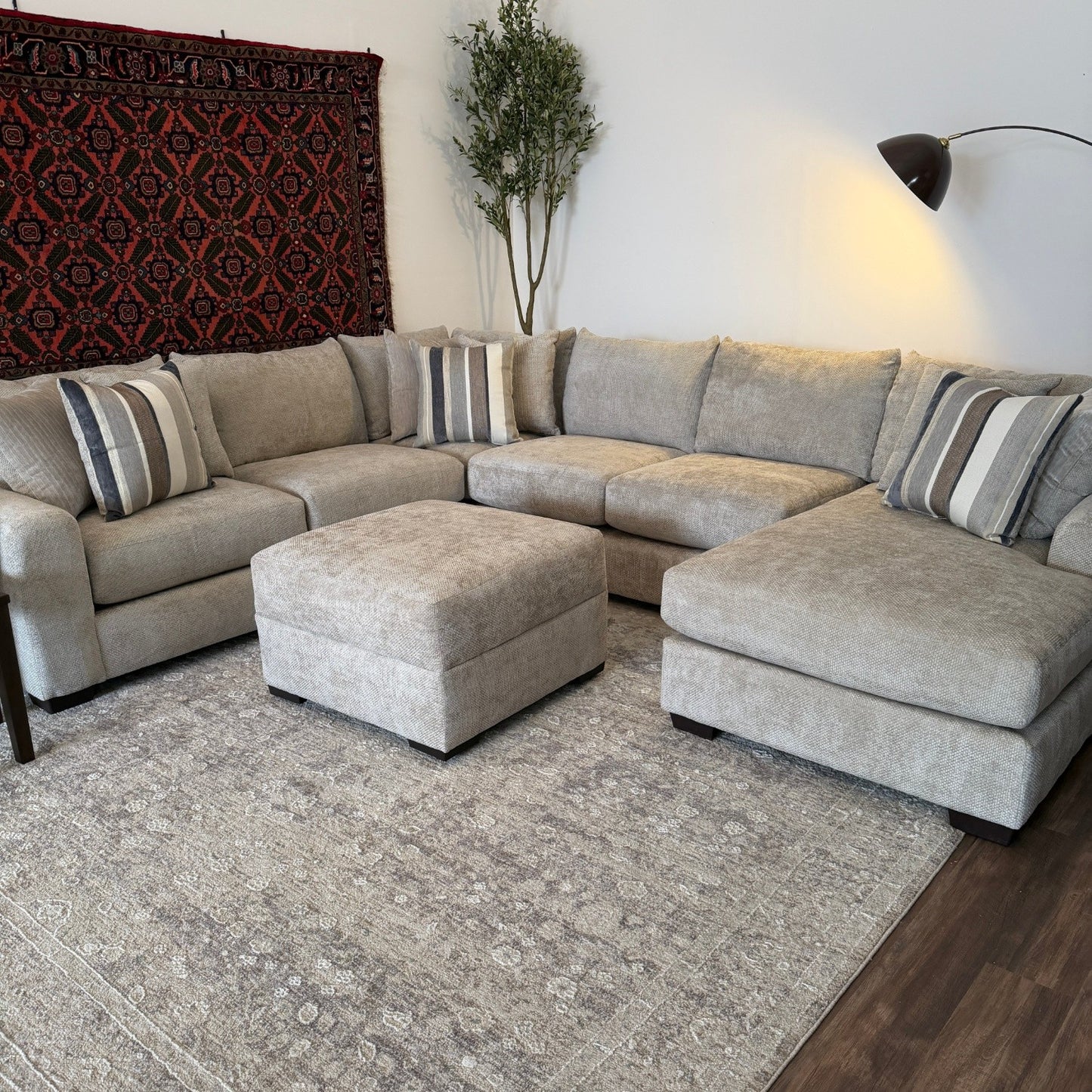 Willamette Sectional With Chaise and Ottoman