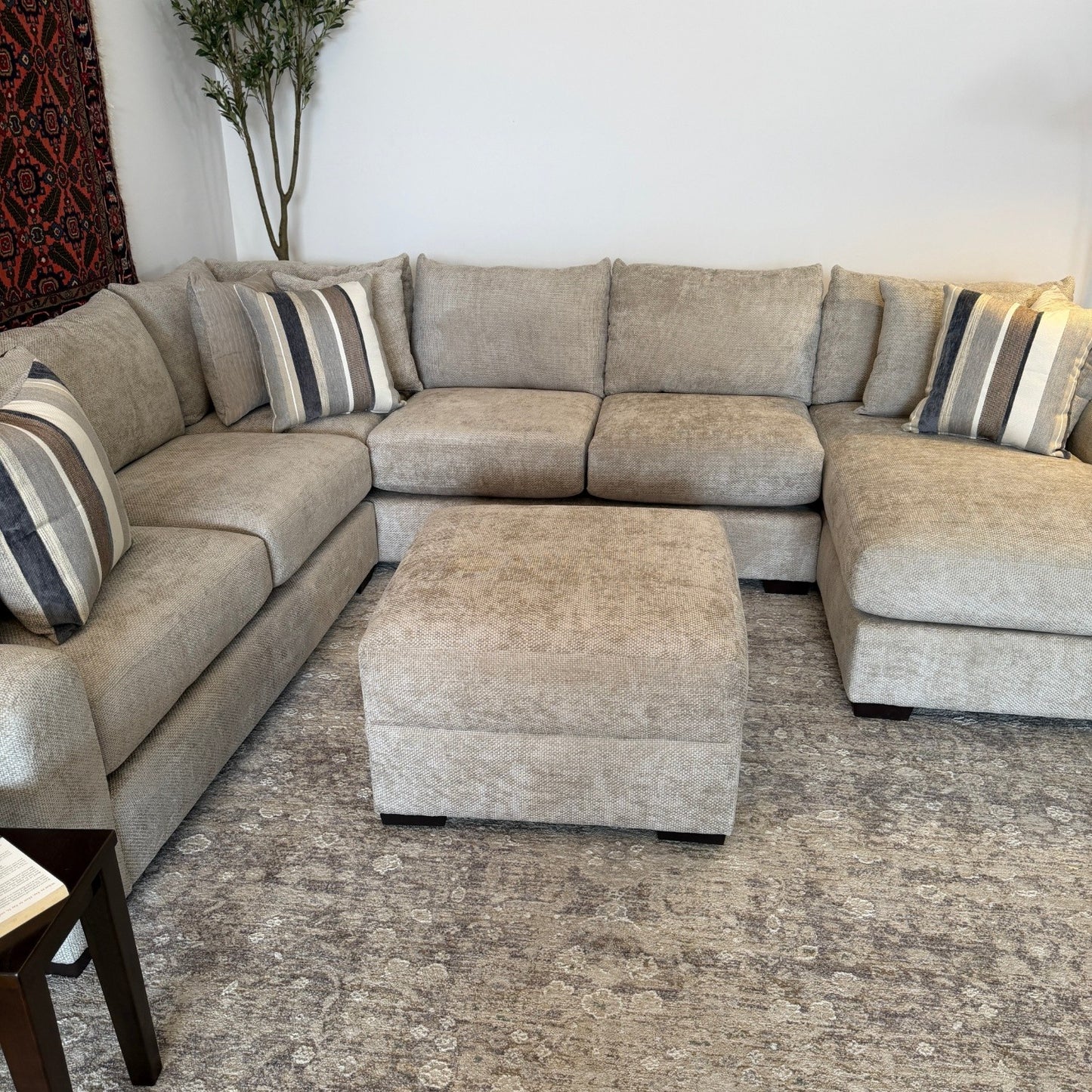 Willamette Sectional With Chaise and Ottoman