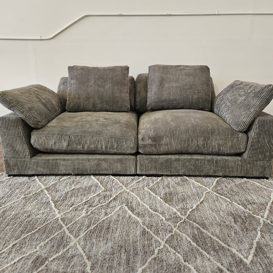 Loveseat curdoroy